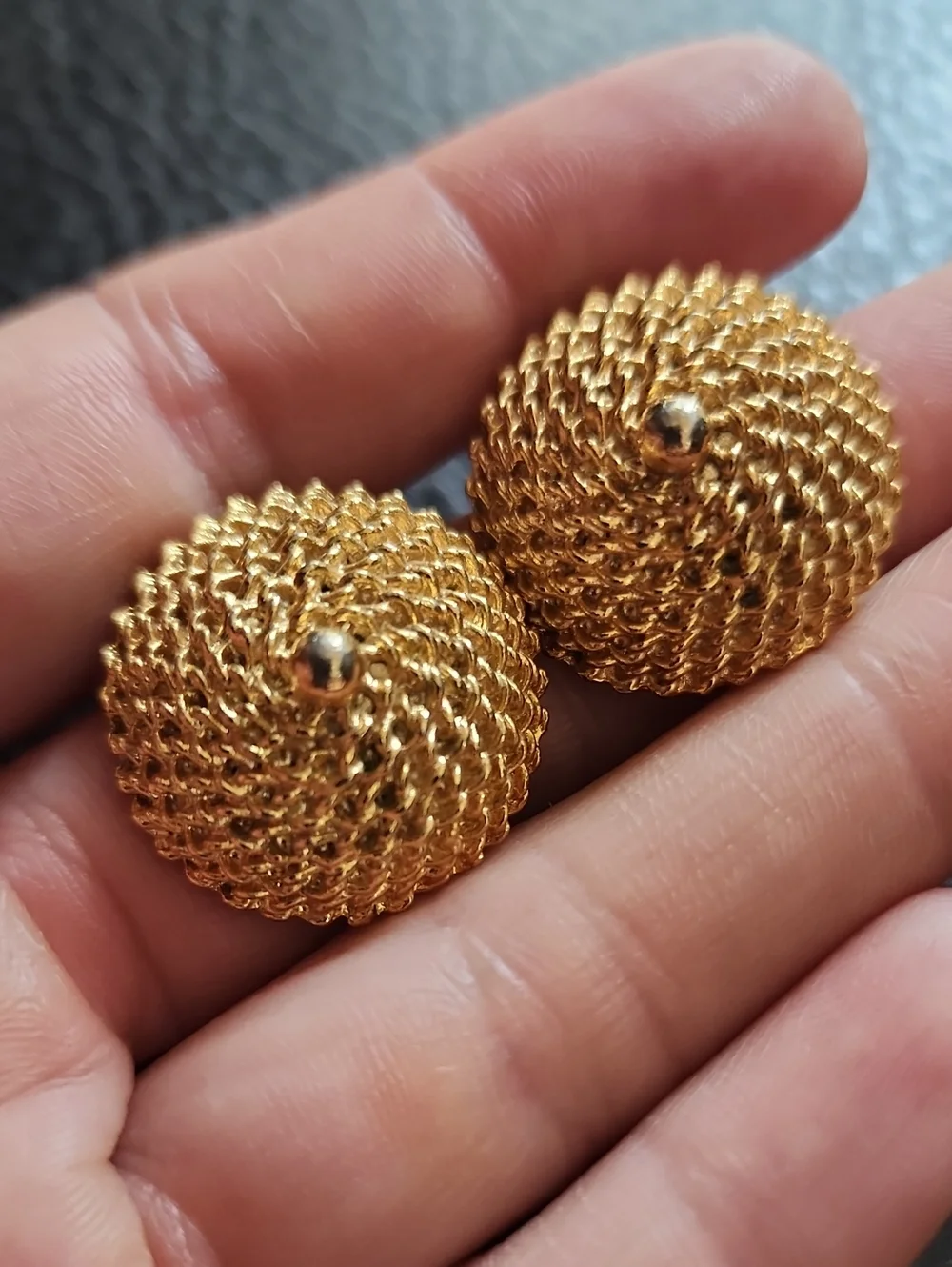 VTG Gold-Tone Braided Dome Clip Earrings - Classic Women's Jewelry